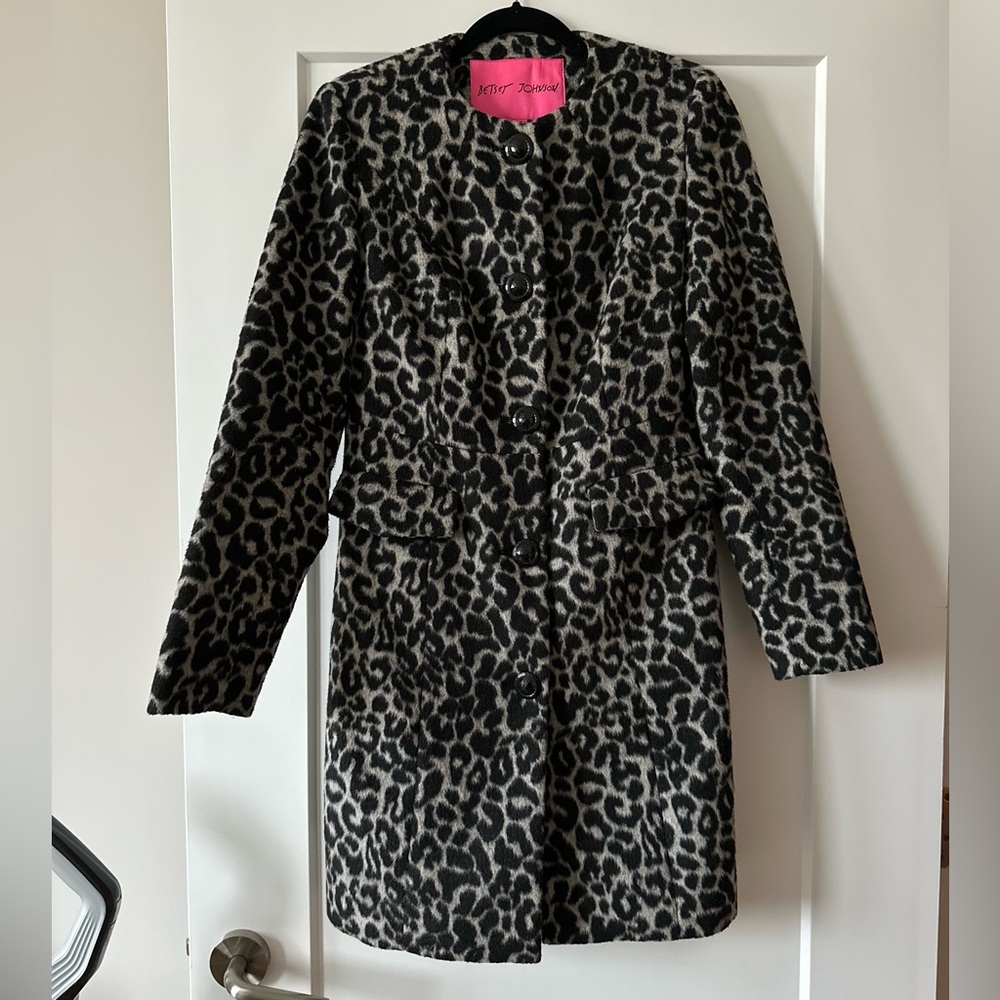 Stylish Black Leopard Print Coat